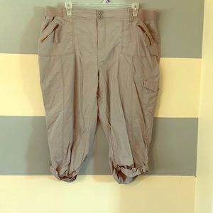 Avenue stretchy capris